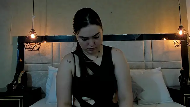 Snapshot of RousseWalker chatting on November 6, 2025, 12:20 pm RousseWalker online show from November 6, 2025, 12:20 pm