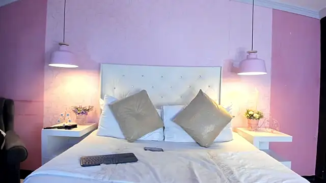 Snapshot of RousseWalker chatting on November 28, 2025, 3:45 pm RousseWalker online show from November 28, 2025, 3:45 pm