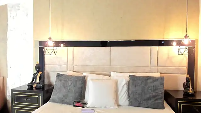 Snapshot of RousseWalker chatting on November 13, 2025, 12:09 pm RousseWalker online show from November 13, 2025, 12:09 pm