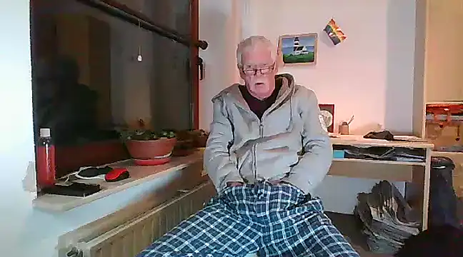 super-snoopy online show from December 15, 2024, 3:42 pm