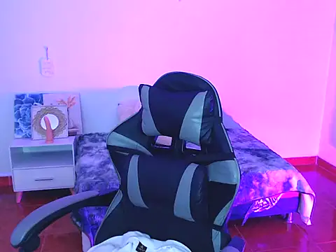 sofia  666 online show from November 23, 2025, 4:17 pm