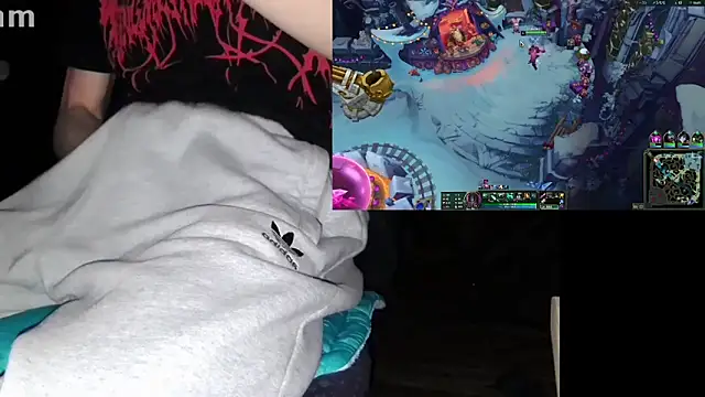 SkinnyJoao online show from November 26, 2025, 2:00 am