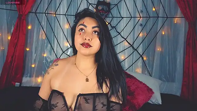 Victoria Jonhss online show from October 20, 2025, 10:43 pm