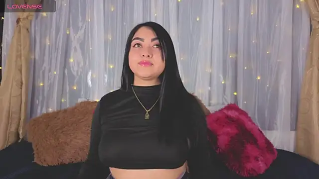 Victoria Jonhss online show from November 18, 2025, 10:02 pm