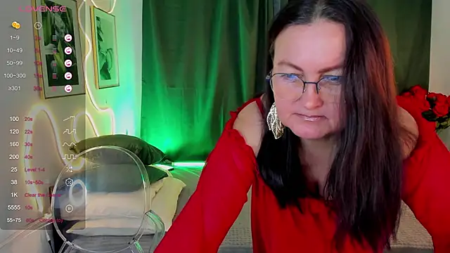 hottyannaa online show from December 3, 2025, 2:56 am