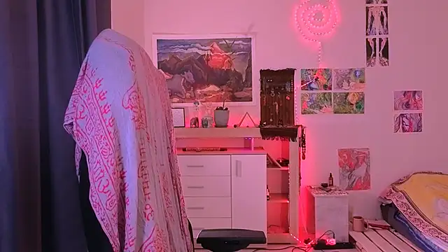 liquid0fluid0 online show from November 15, 2025, 4:44 pm