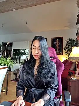 bianca bellamy online show from November 3, 2025, 8:07 am