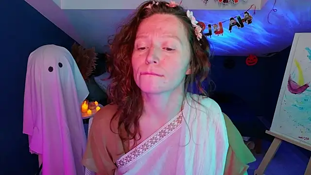 Snapshot of AuroraBorealis__ chatting on October 31, 2025, 6:54 am AuroraBorealis online show from October 31, 2025, 6:54 am