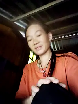 gio-thu online show from October 14, 2025, 1:50 am