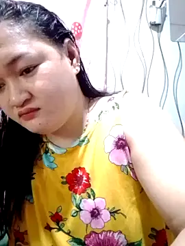 Snapshot of sweetannie13 chatting on February 15, 2026, 7:51 am sweetannie13 online show from February 15, 2026, 7:51 am