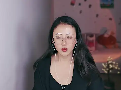 Queena  online show from January 8, 2026, 3:29 pm