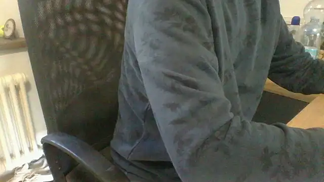 Snapshot of Kawayleo chatting on November 14, 2025, 9:13 am Kawayleo online show from November 14, 2025, 9:13 am