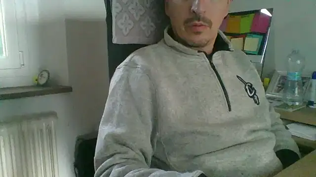 Snapshot of Kawayleo chatting on November 30, 2025, 11:11 am Kawayleo online show from November 30, 2025, 11:11 am