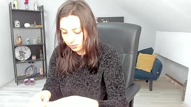 BettyJamess online show from December 17, 2025, 6:51 am