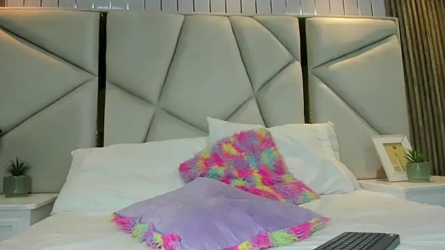 rebeca brown  online show from March 10, 2026, 11:58 am