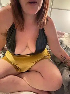 Snapshot of BbwGreenEyes69_ chatting on May 1, 2026, 11:43 pm BbwGreenEyes69 online show from May 1, 2026, 11:43 pm