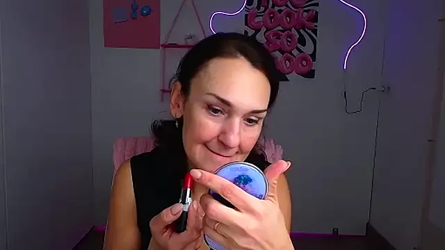 Snapshot of Rosie_Rosee chatting on February 26, 2026, 12:27 pm Rosie Rosee online show from February 26, 2026, 12:27 pm