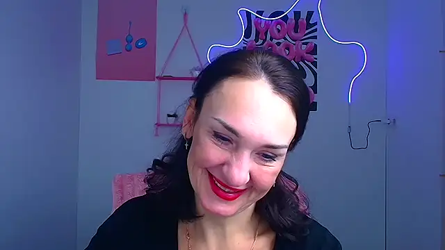 Snapshot of Rosie_Rosee chatting on February 6, 2026, 12:45 pm Rosie Rosee online show from February 6, 2026, 12:45 pm