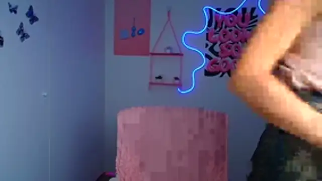 Snapshot of Rosie_Rosee chatting on February 20, 2026, 12:29 pm Rosie Rosee online show from February 20, 2026, 12:29 pm