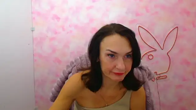 Snapshot of Rosie_Rosee chatting on March 3, 2026, 12:23 pm Rosie Rosee online show from March 3, 2026, 12:23 pm