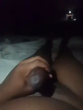 Snapshot of Thaps_deDick chatting on December 17, 2025, 11:32 pm Thaps deDick online show from December 17, 2025, 11:32 pm