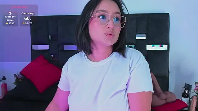 SussySunny  online show from February 18, 2026, 12:01 pm