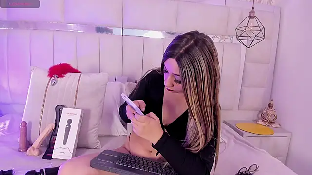  nicole moon online show from November 12, 2025, 1:26 pm