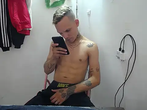 Snapshot of johan_sex_hot chatting on October 8, 2025, 6:19 pm johan sex hot online show from October 8, 2025, 6:19 pm
