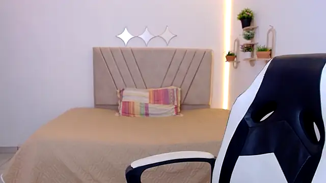 zara cute online show from May 9, 2026, 12:08 pm