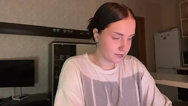 VelvetNote online show from November 13, 2025, 5:50 pm