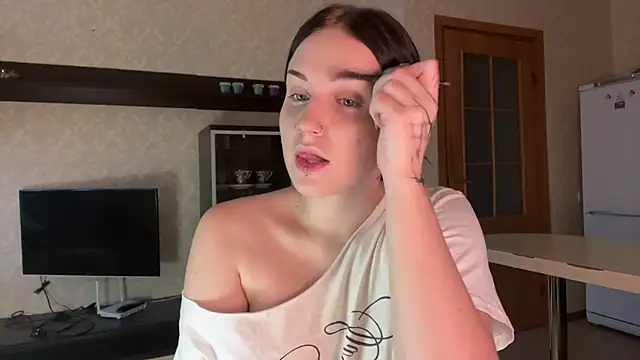 VelvetNote online show from November 6, 2025, 1:04 pm