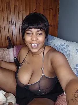 Snapshot of ZuriVixen chatting on June 7, 2026, 6:35 pm ZuriVixen online show from June 7, 2026, 6:35 pm