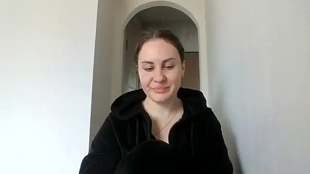Snapshot of MeadowEyes chatting on April 23, 2026, 12:00 pm MeadowEyes online show from April 23, 2026, 12:00 pm