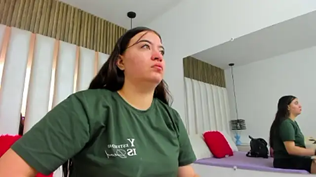 AmbarGills online show from January 12, 2026, 12:56 pm