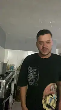 thepicis online show from November 3, 2025, 11:52 pm