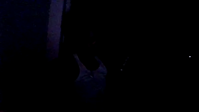 Snapshot of dezzidavill chatting on June 20, 2026, 1:21 am dezzidavill online show from June 20, 2026, 1:21 am