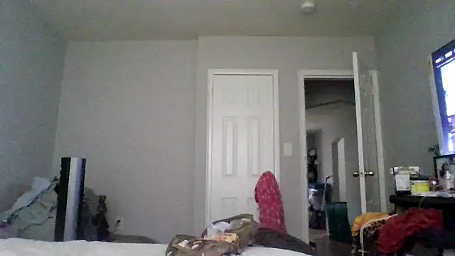 Snapshot of dezzidavill chatting on May 6, 2026, 8:35 pm dezzidavill online show from May 6, 2026, 8:35 pm