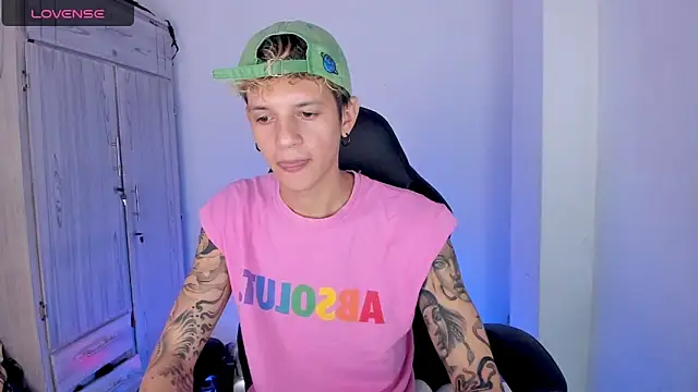 tylernova online show from April 15, 2026, 4:07 am