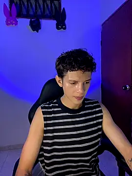 Snapshot of tylernova chatting on October 10, 2025, 4:13 am tylernova online show from October 10, 2025, 4:13 am