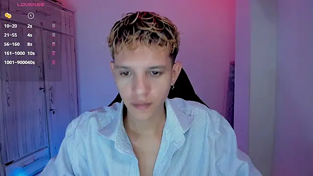 Snapshot of tylernova chatting on March 2, 2026, 4:24 am tylernova online show from March 2, 2026, 4:24 am