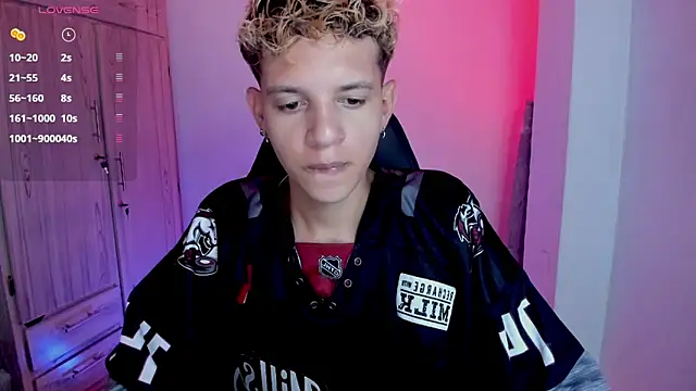 Snapshot of tylernova chatting on March 1, 2026, 2:55 am tylernova online show from March 1, 2026, 2:55 am