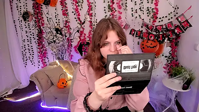 Snapshot of Ame_Chan chatting on October 18, 2025, 2:08 pm Ame Chan online show from October 18, 2025, 2:08 pm