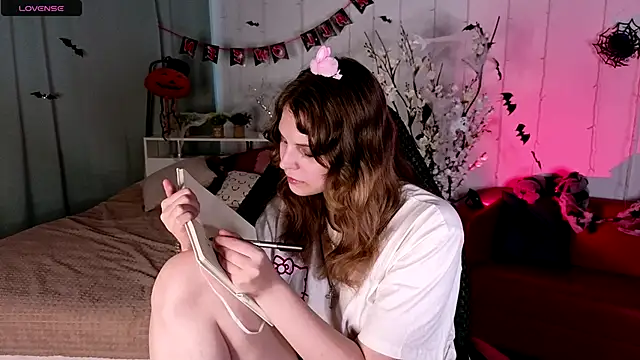 Snapshot of Ame_Chan chatting on October 26, 2025, 11:43 am Ame Chan online show from October 26, 2025, 11:43 am