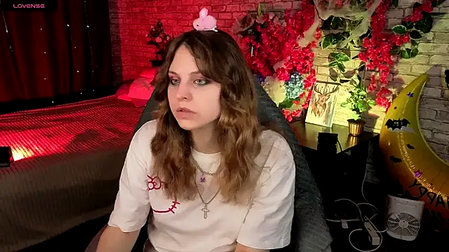 Snapshot of Ame_Chan chatting on October 28, 2025, 2:16 pm Ame Chan online show from October 28, 2025, 2:16 pm