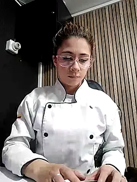 Sara Roades online show from October 21, 2025, 1:32 pm