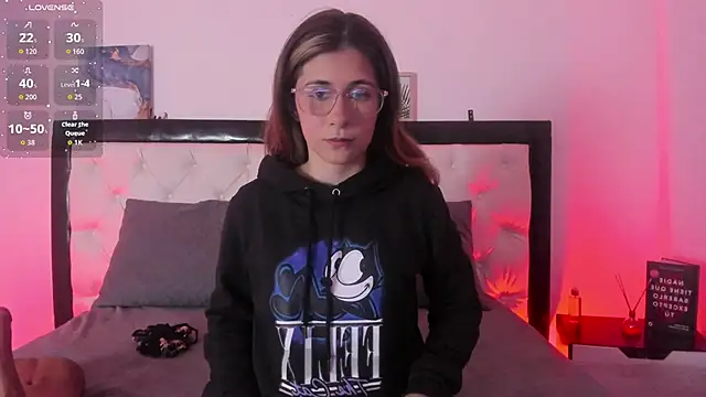 Sara Roades online show from October 27, 2025, 7:26 pm