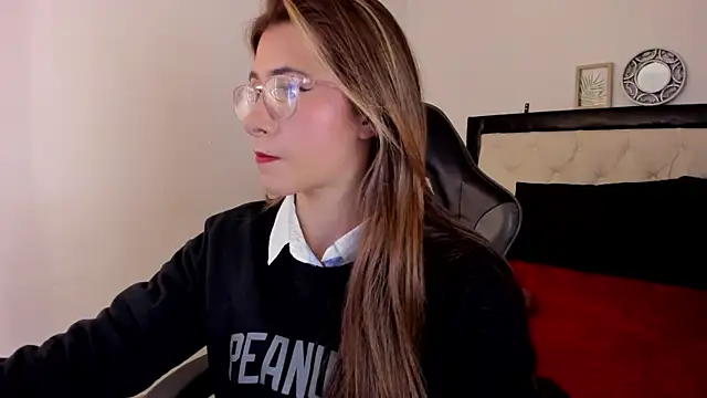 Sara Roades online show from November 27, 2025, 8:53 pm