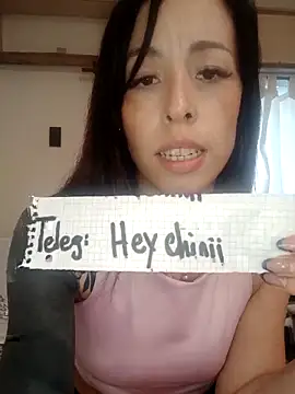 Chinitaluna online show from November 29, 2025, 8:31 pm