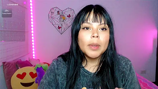 EllieMoonX online show from May 14, 2026, 12:07 am