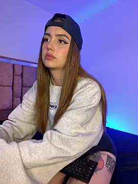 Snapshot of Lucy_699 chatting on October 28, 2025, 4:57 am Lucy 699 online show from October 28, 2025, 4:57 am